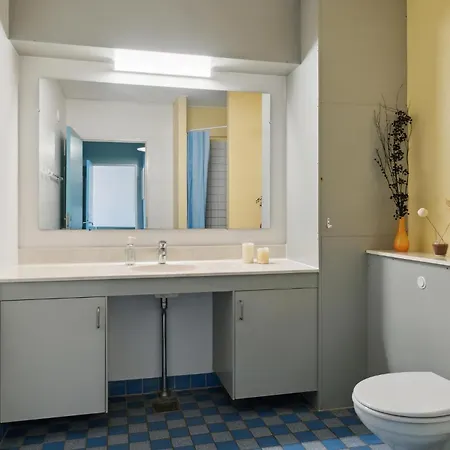 Bad, Lejl 111 Apartmán