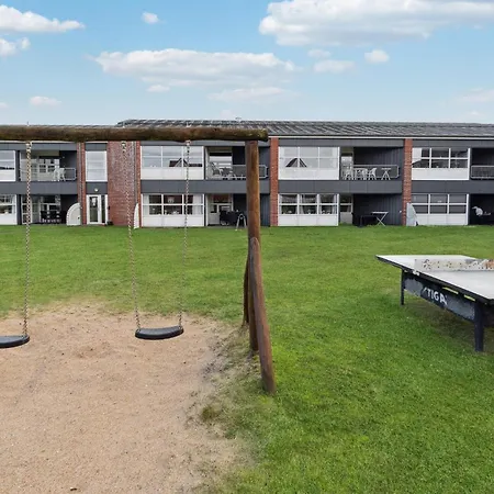 Bad, Lejl, 111 *